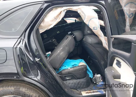 2021 Bentley Bentayga V8 z USA, uszkodzony, nr VIN SJAAM2ZV2MC033879